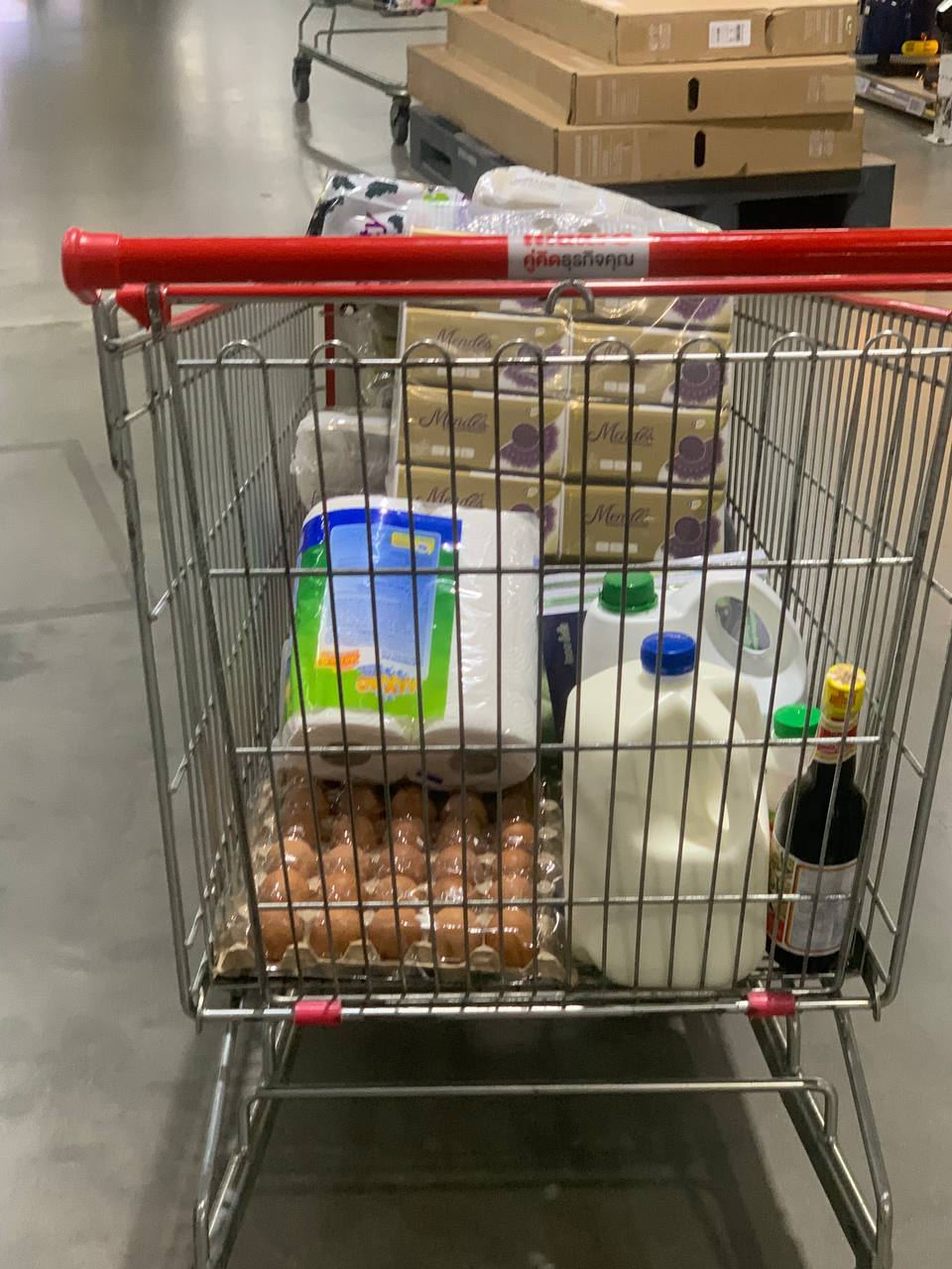 Modern Trade distribution featuring BJC FMCG products at Makro Market by Da Houg Heng Enterprise (Image 26)